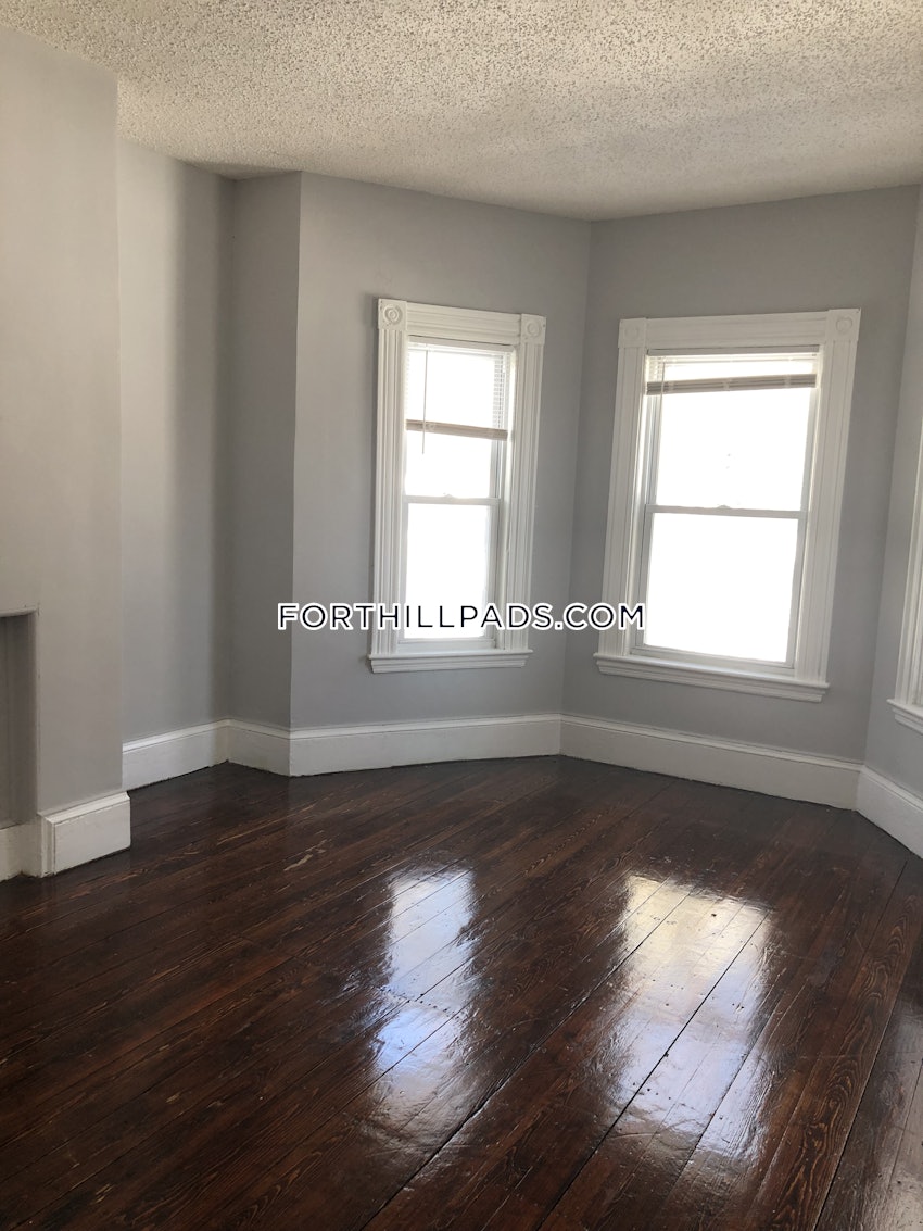 BOSTON - FORT HILL - 3 Beds, 2 Baths - Image 12