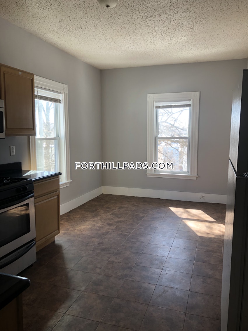 BOSTON - FORT HILL - 3 Beds, 2 Baths - Image 7