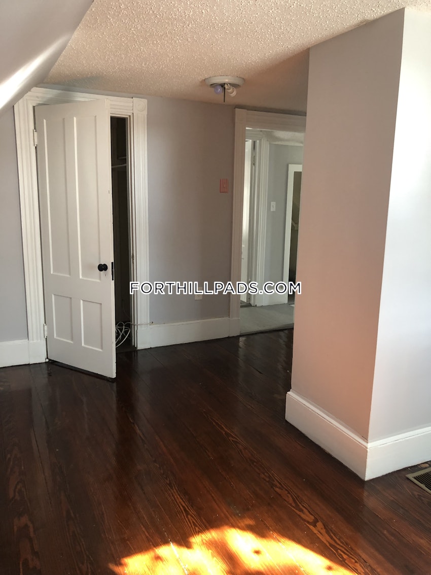 BOSTON - FORT HILL - 3 Beds, 2 Baths - Image 4