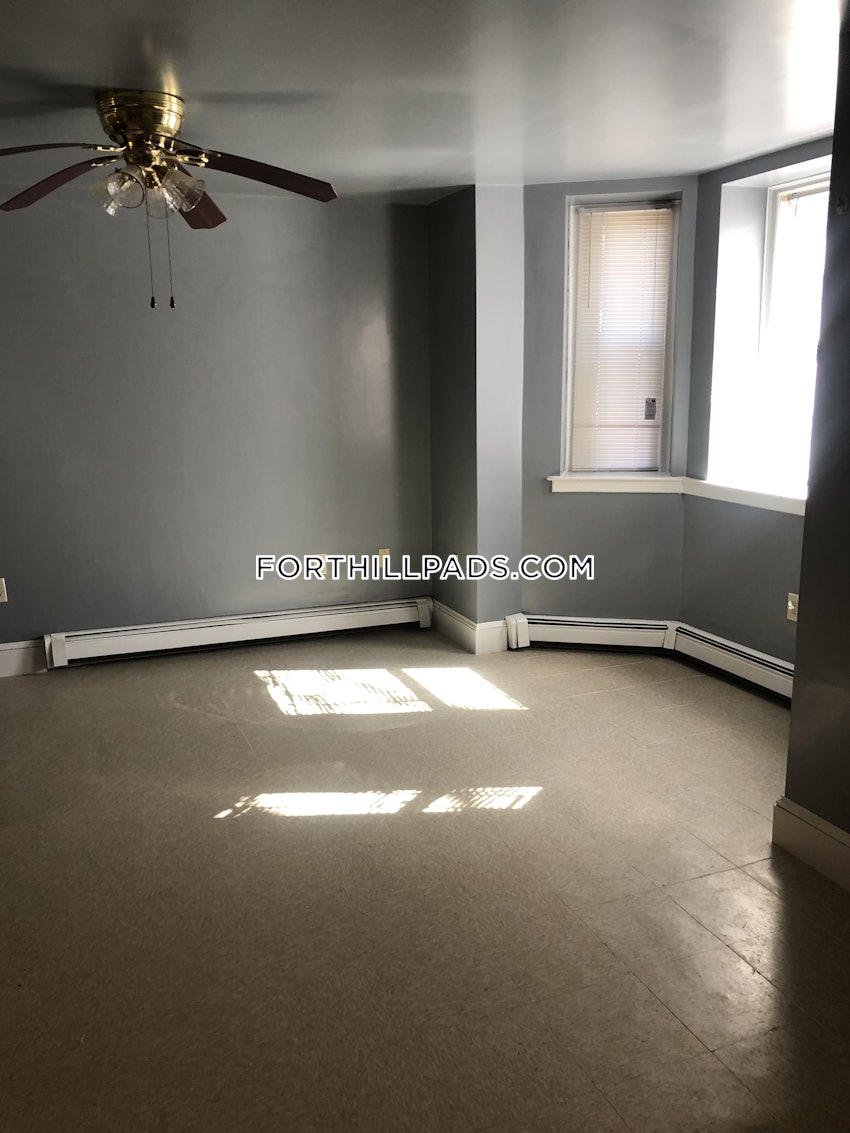 BOSTON - FORT HILL - 2 Beds, 1 Bath - Image 7