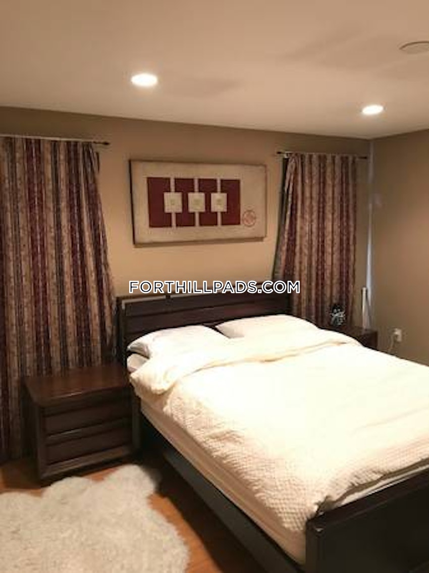 BOSTON - FORT HILL - 2 Beds, 1 Bath - Image 4