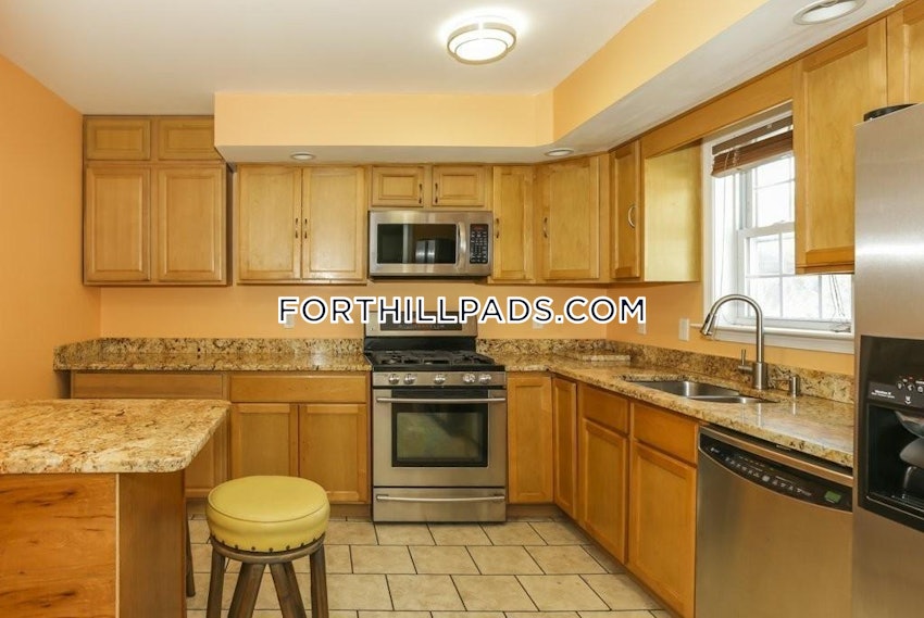 BOSTON - FORT HILL - 5 Beds, 2.5 Baths - Image 2