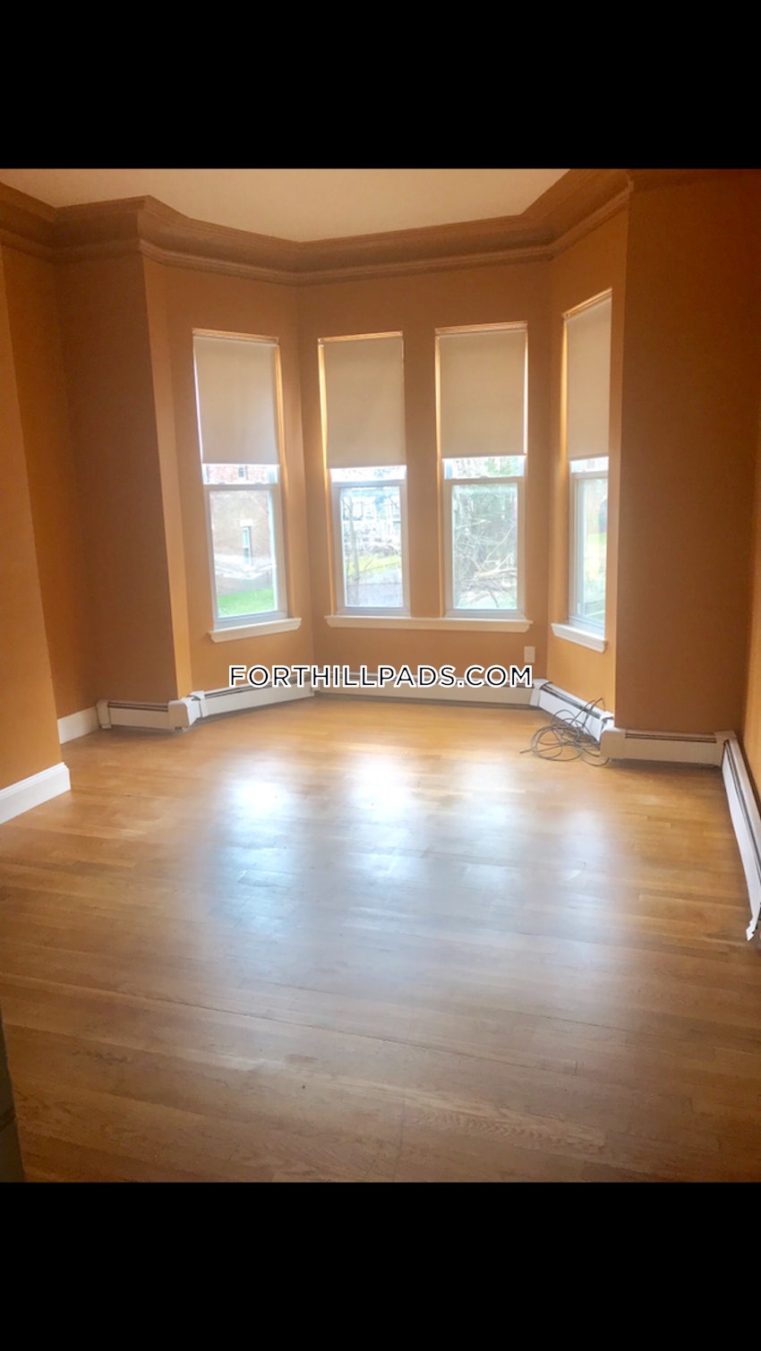 BOSTON - FORT HILL - 2 Beds, 1 Bath - Image 3