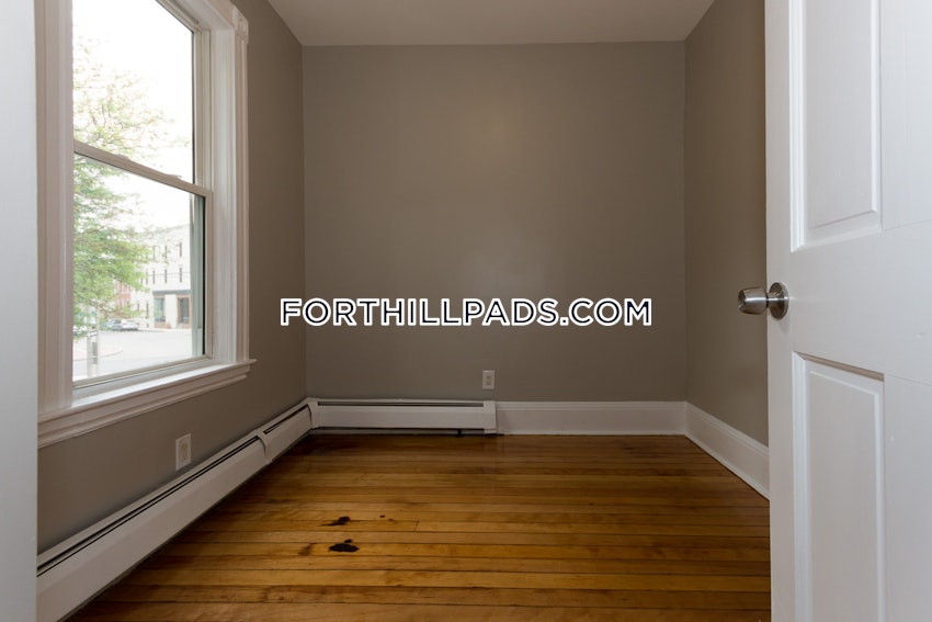 BOSTON - FORT HILL - 3 Beds, 1 Bath - Image 3