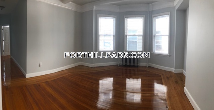 BOSTON - FORT HILL - 4 Beds, 2 Baths - Image 7