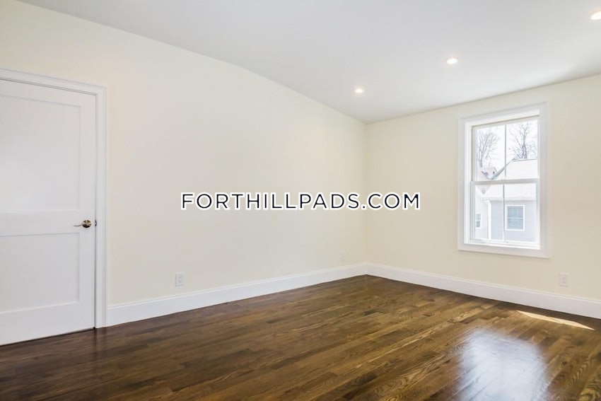BOSTON - FORT HILL - 4 Beds, 3.5 Baths - Image 9