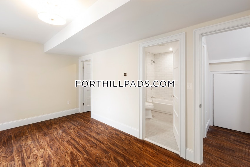 BOSTON - FORT HILL - 2 Beds, 2.5 Baths - Image 6