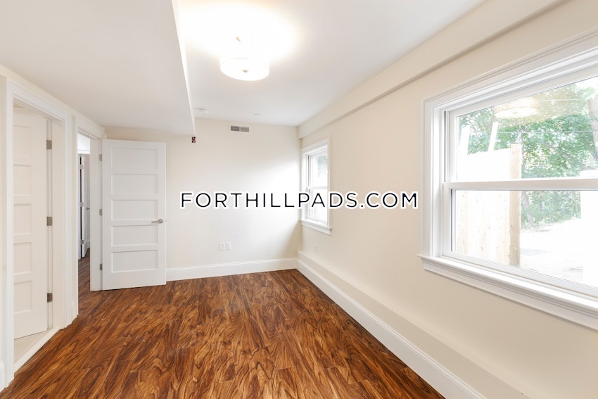 BOSTON - FORT HILL - 2 Beds, 2.5 Baths - Image 5