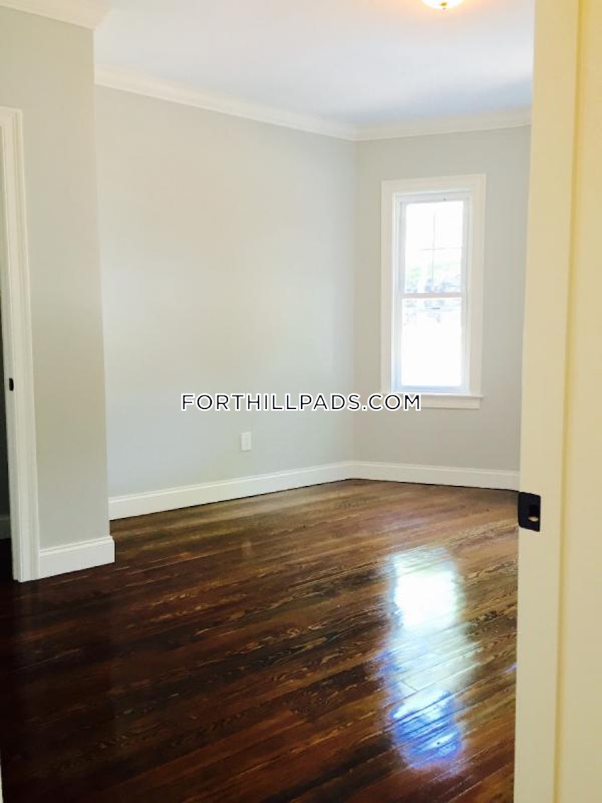 BOSTON - FORT HILL - 3 Beds, 1.5 Baths - Image 18