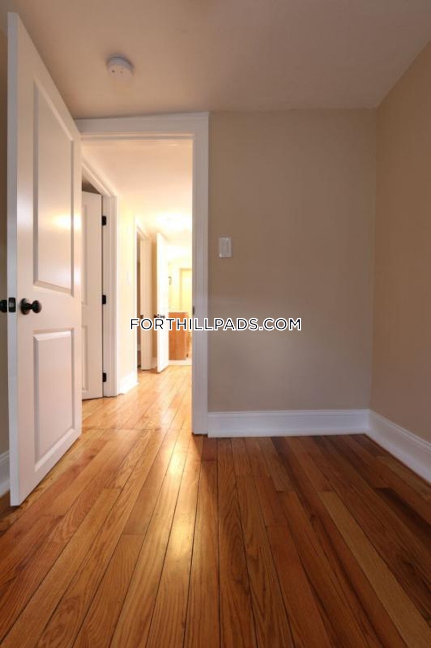 BOSTON - FORT HILL - 3 Beds, 1.5 Baths - Image 19