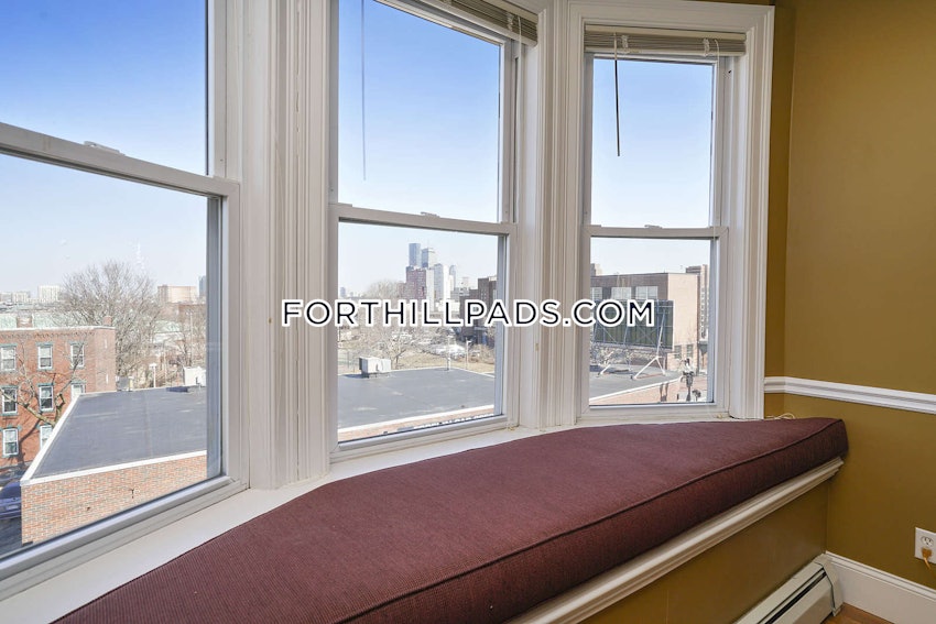 BOSTON - FORT HILL - 5 Beds, 2 Baths - Image 2