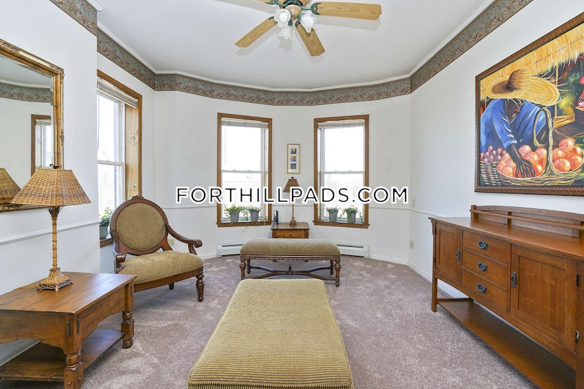BOSTON - FORT HILL - 5 Beds, 2 Baths - Image 3