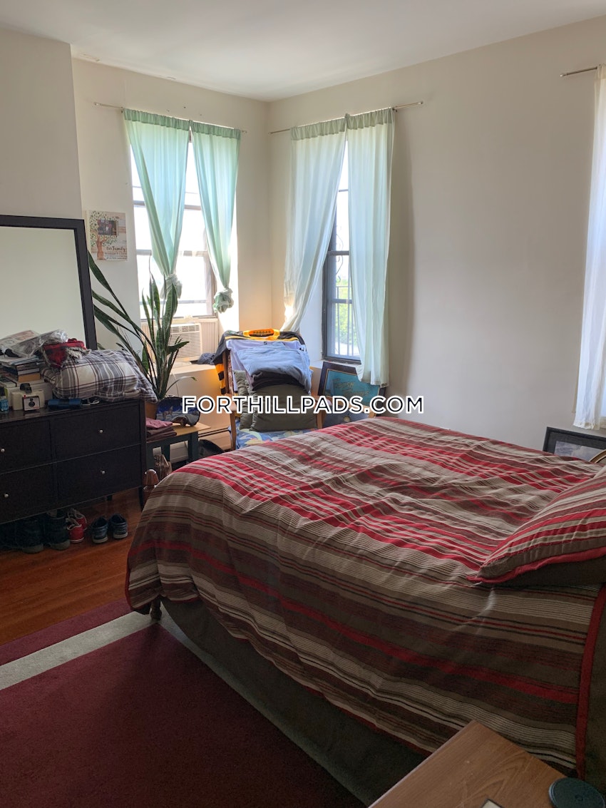 BOSTON - FORT HILL - 3 Beds, 2 Baths - Image 13