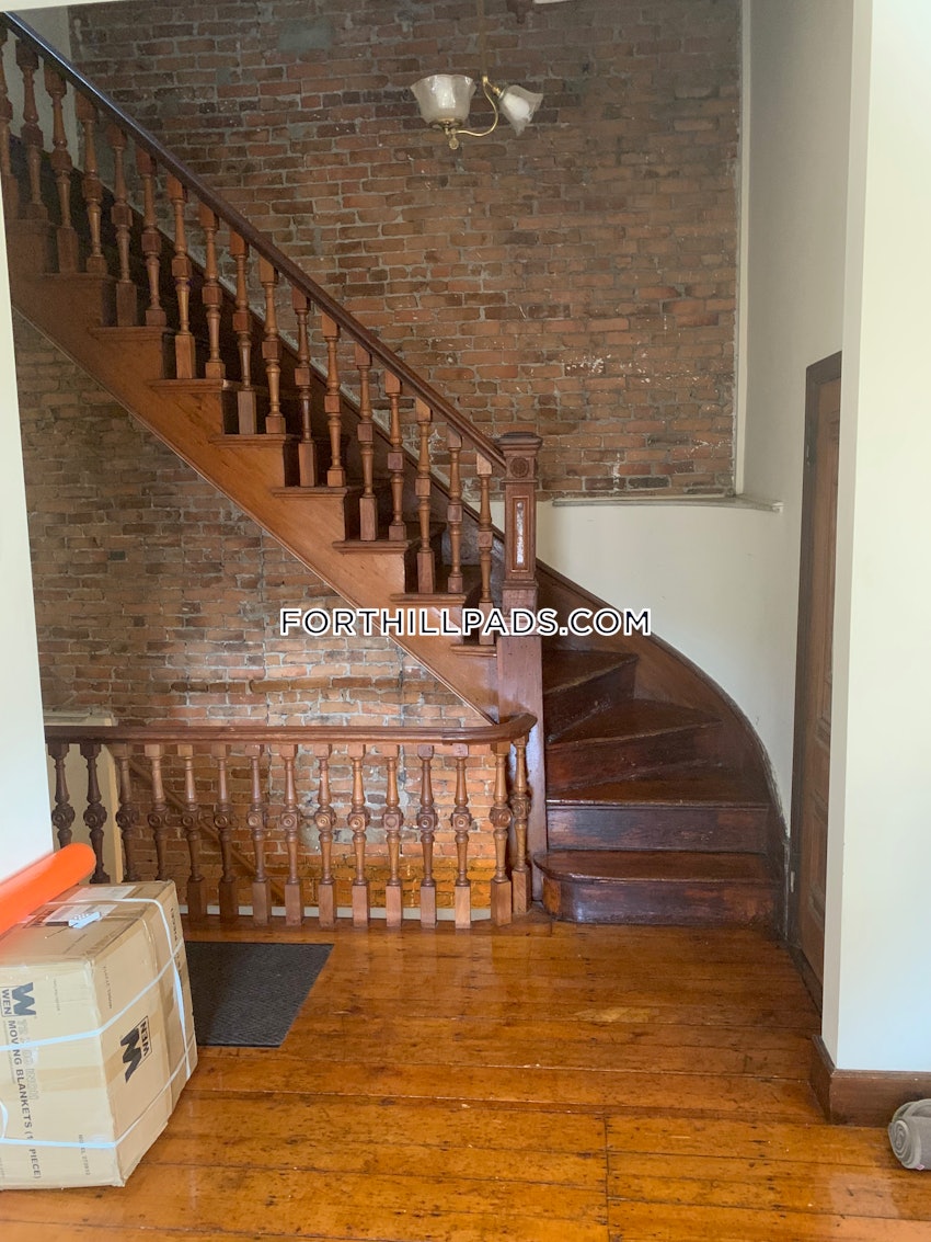 BOSTON - FORT HILL - 3 Beds, 2 Baths - Image 41