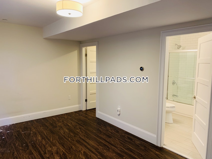 BOSTON - FORT HILL - 2 Beds, 2.5 Baths - Image 11