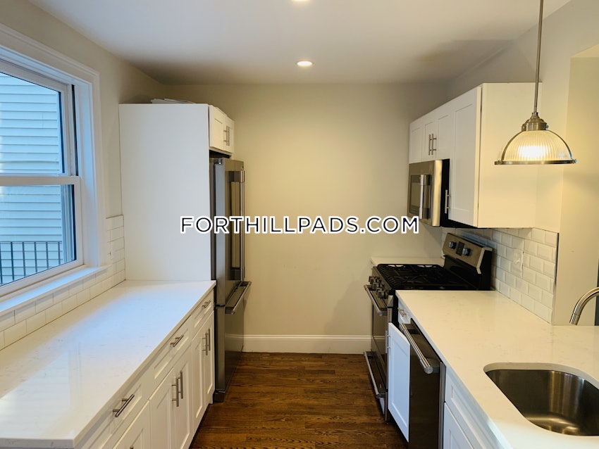 BOSTON - FORT HILL - 2 Beds, 2.5 Baths - Image 2