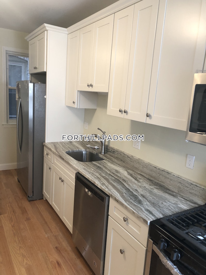 BOSTON - FORT HILL - 3 Beds, 2 Baths - Image 2