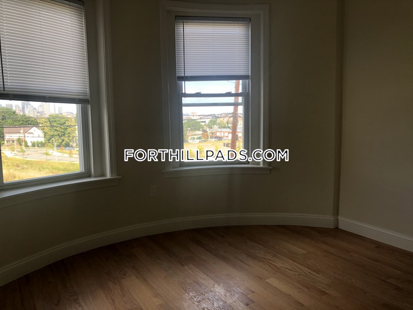 BOSTON - FORT HILL - 3 Beds, 2 Baths - Image 7