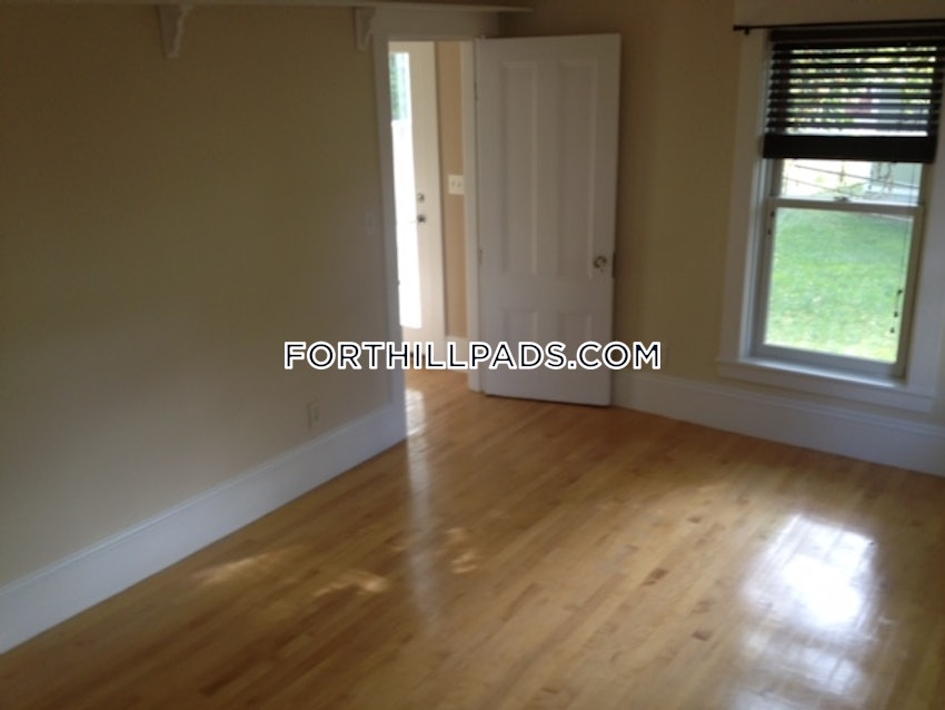 BOSTON - FORT HILL - 1 Bed, 3.5 Baths - Image 15