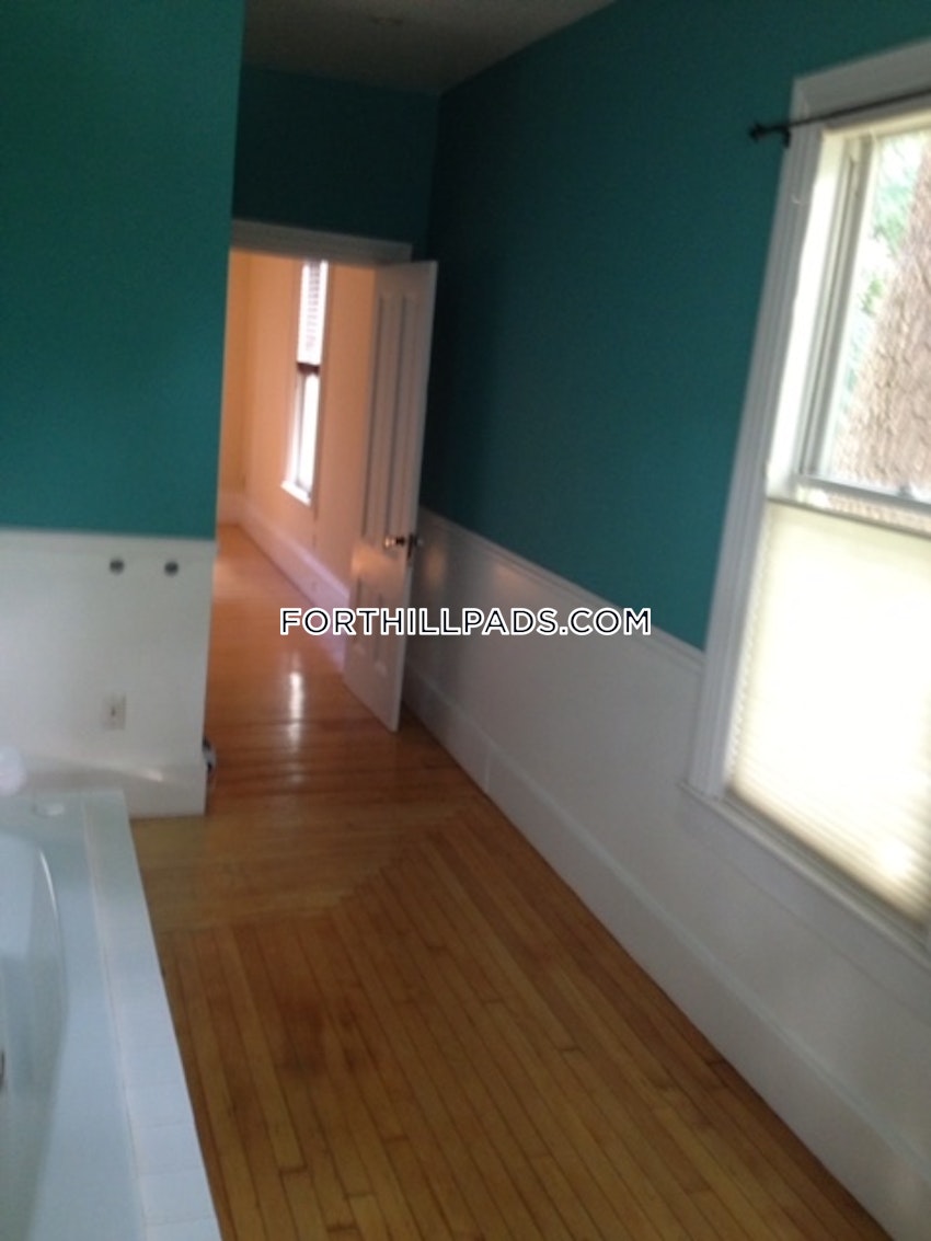 BOSTON - FORT HILL - 1 Bed, 3.5 Baths - Image 14