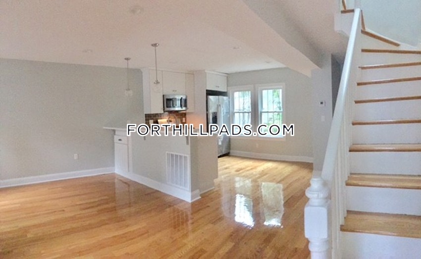 BOSTON - FORT HILL - 4 Beds, 2 Baths - Image 48