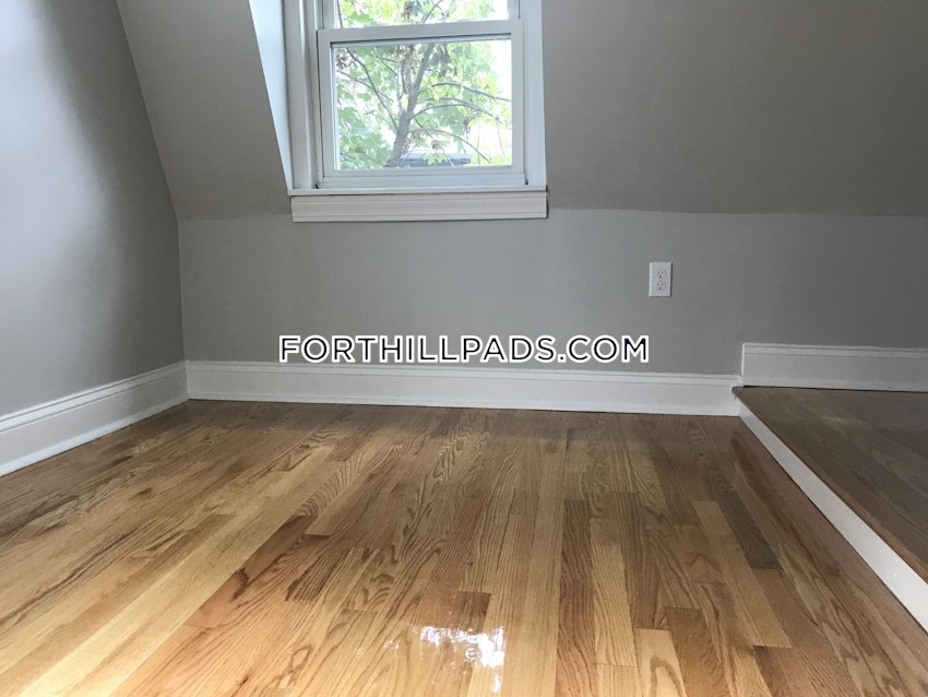 BOSTON - FORT HILL - 4 Beds, 2 Baths - Image 45