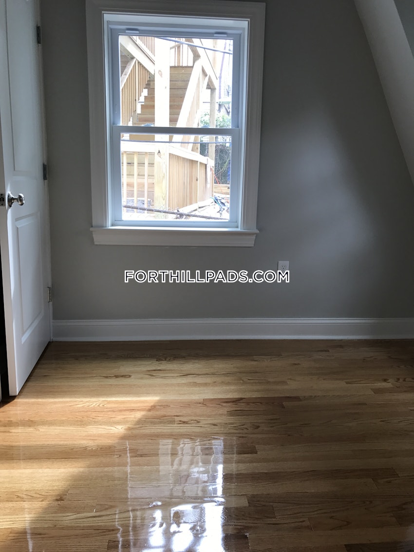 BOSTON - FORT HILL - 4 Beds, 2 Baths - Image 43