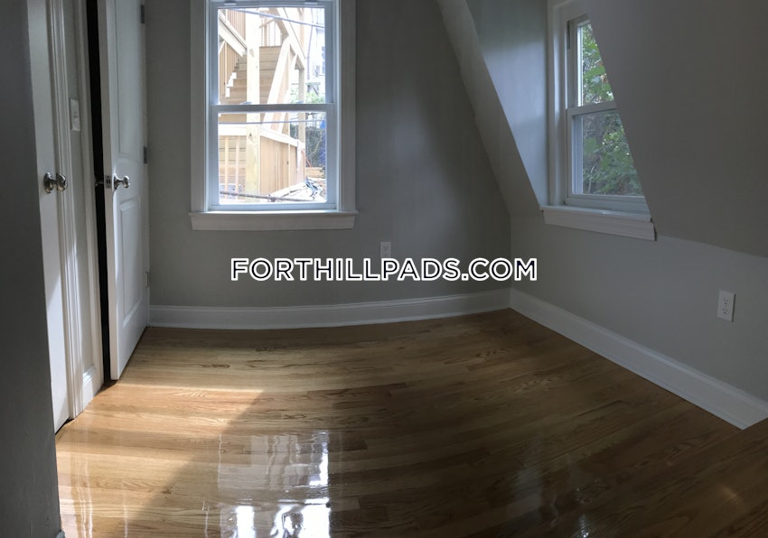 BOSTON - FORT HILL - 4 Beds, 2 Baths - Image 28
