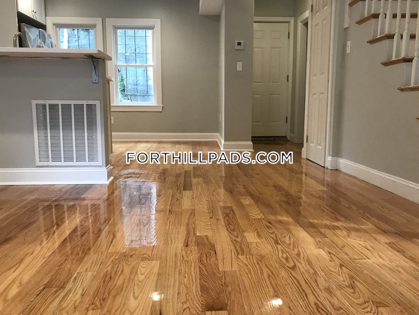 BOSTON - FORT HILL - 4 Beds, 2 Baths - Image 29
