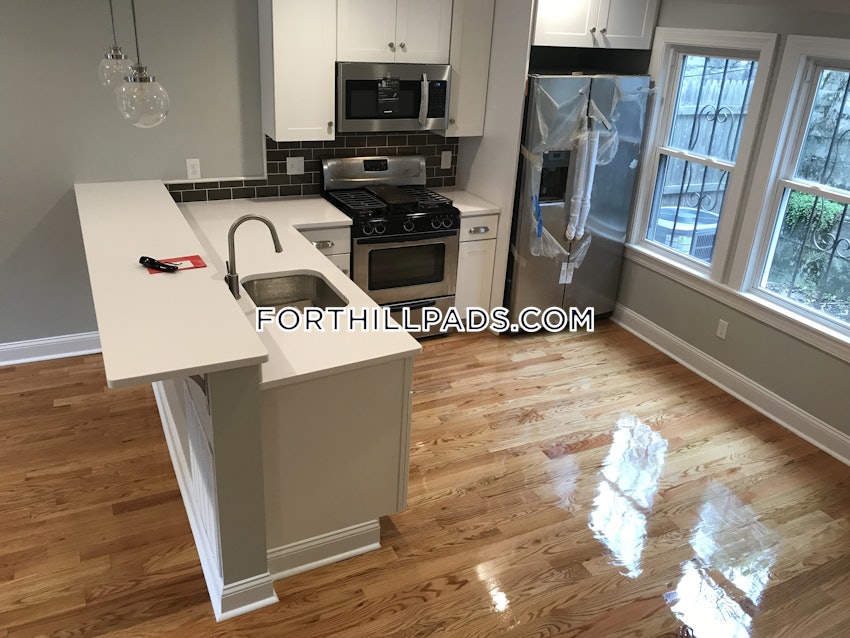 BOSTON - FORT HILL - 4 Beds, 2 Baths - Image 1