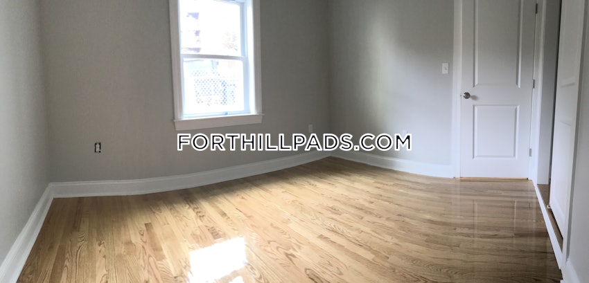 BOSTON - FORT HILL - 4 Beds, 2 Baths - Image 19