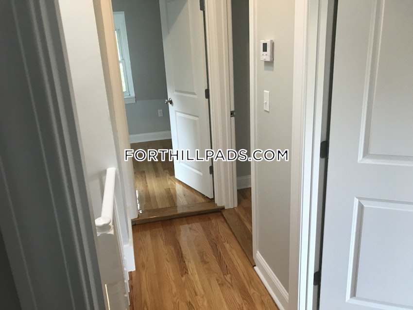 BOSTON - FORT HILL - 4 Beds, 2 Baths - Image 20