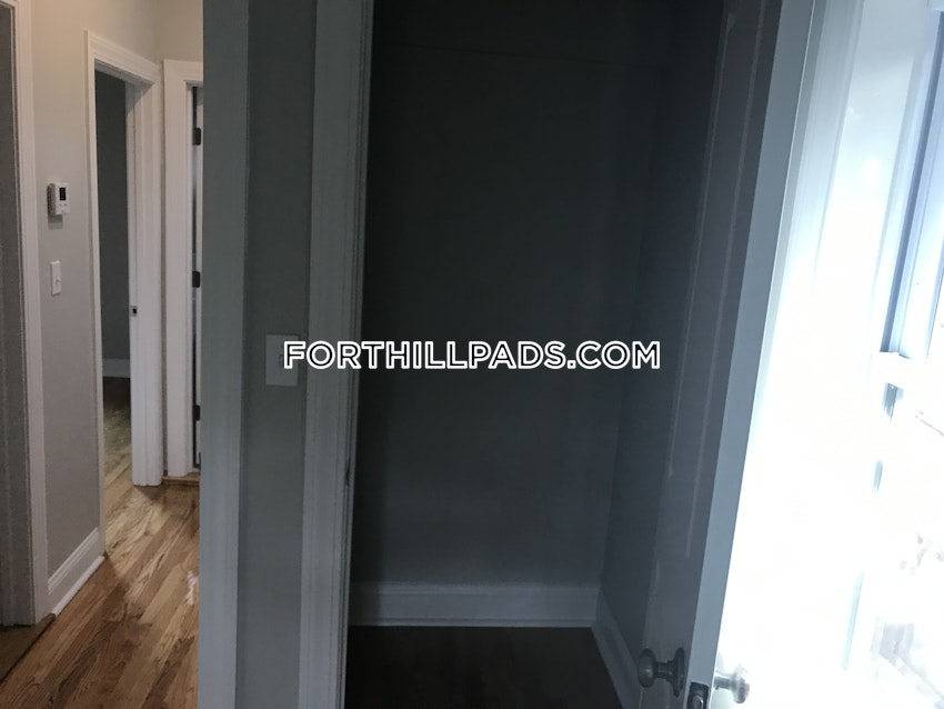 BOSTON - FORT HILL - 4 Beds, 2 Baths - Image 4