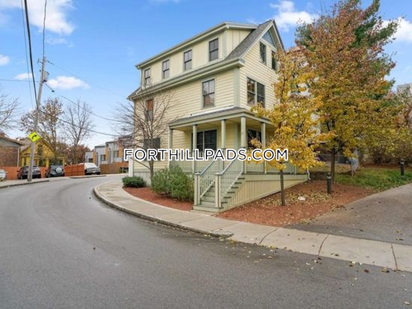 BOSTON - FORT HILL - 4 Beds, 2.5 Baths - Image 51