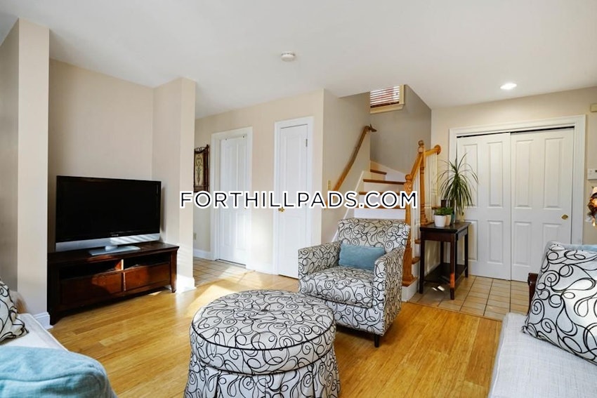 BOSTON - FORT HILL - 4 Beds, 2.5 Baths - Image 1