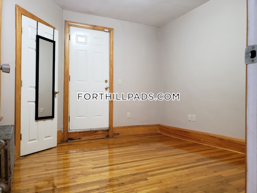 BOSTON - FORT HILL - 2 Beds, 1 Bath - Image 17