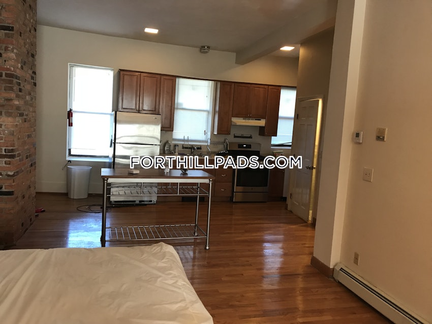 BOSTON - FORT HILL - 2 Beds, 1.5 Baths - Image 12