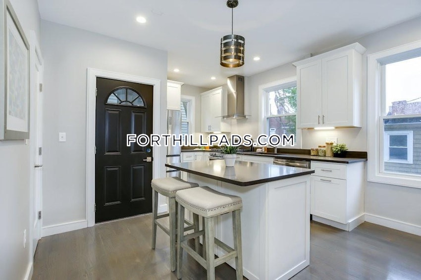 BOSTON - FORT HILL - 3 Beds, 2 Baths - Image 1