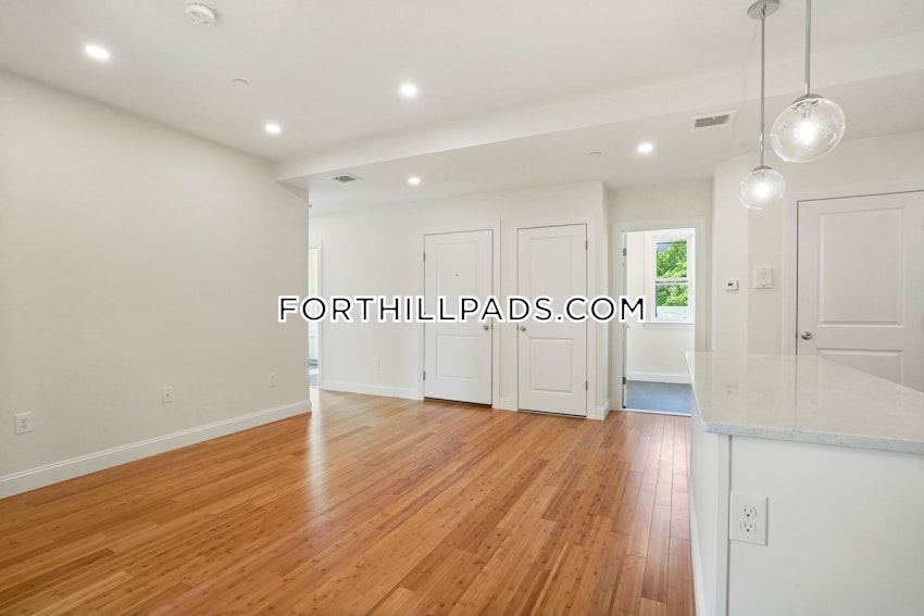 BOSTON - FORT HILL - 4 Beds, 2 Baths - Image 14