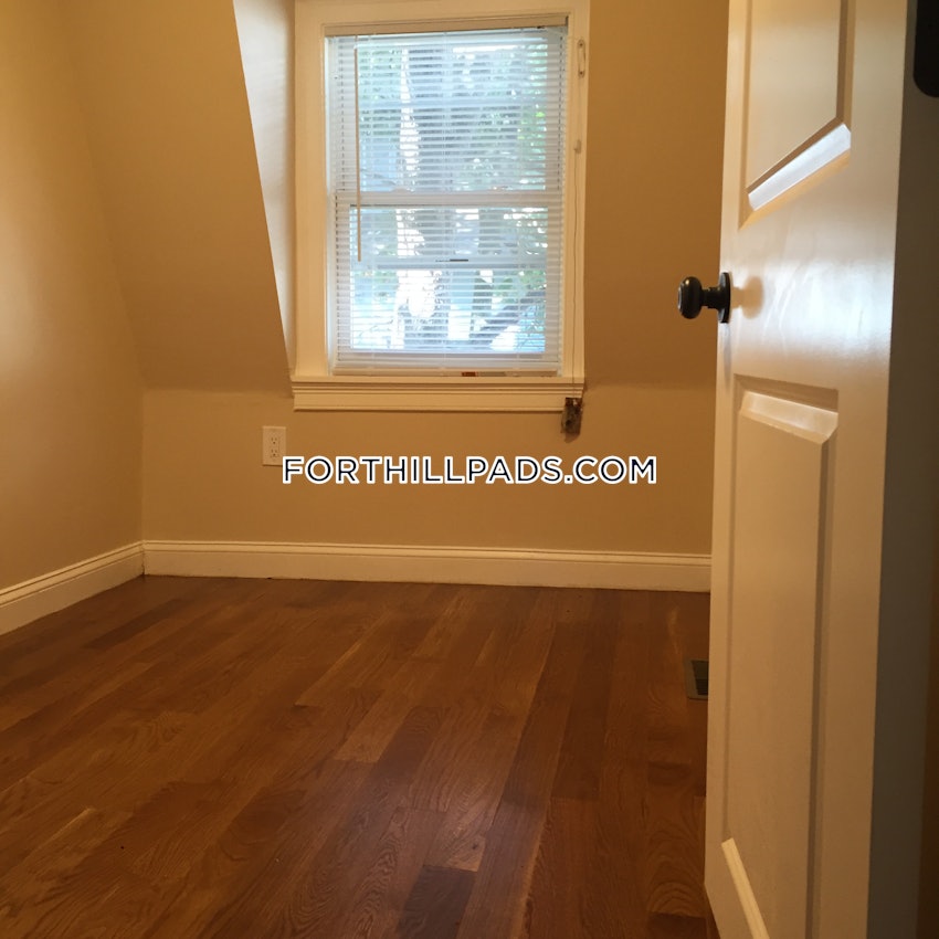 BOSTON - FORT HILL - 3 Beds, 1.5 Baths - Image 7