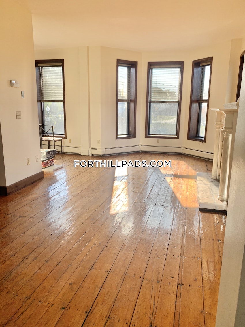 BOSTON - FORT HILL - 3 Beds, 2 Baths - Image 53