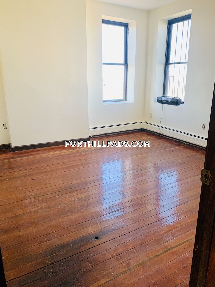 BOSTON - FORT HILL - 3 Beds, 2 Baths - Image 50