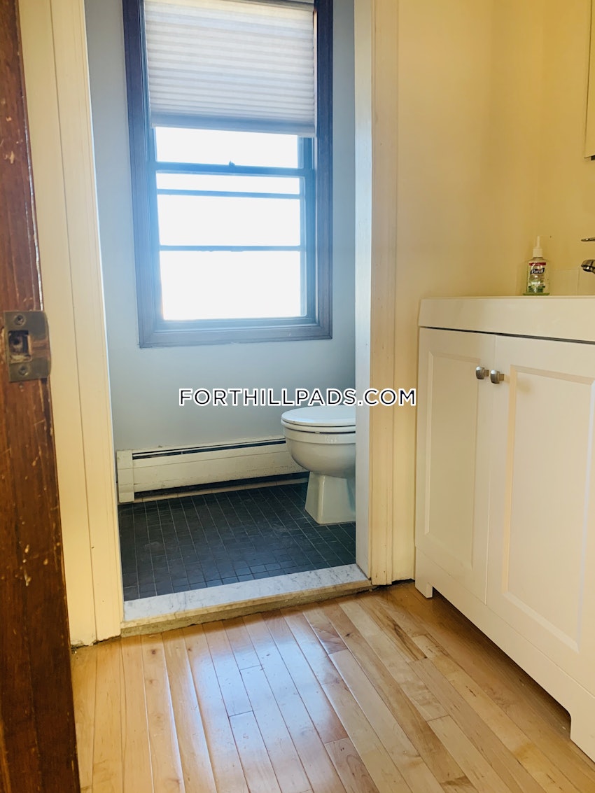 BOSTON - FORT HILL - 3 Beds, 2 Baths - Image 48