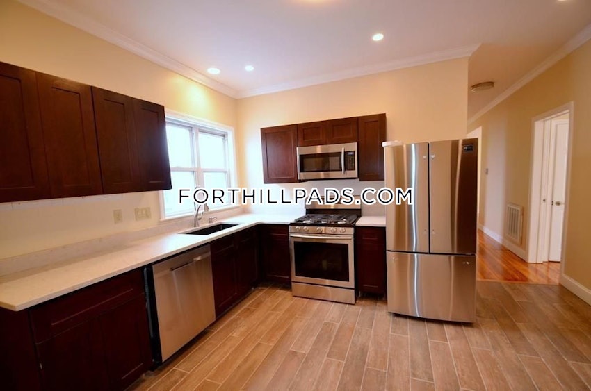 BOSTON - FORT HILL - 3 Beds, 2 Baths - Image 4