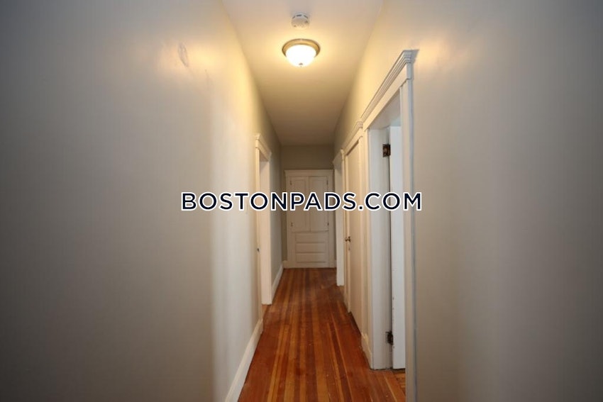 BOSTON - HYDE PARK - 3 Beds, 1 Bath - Image 8