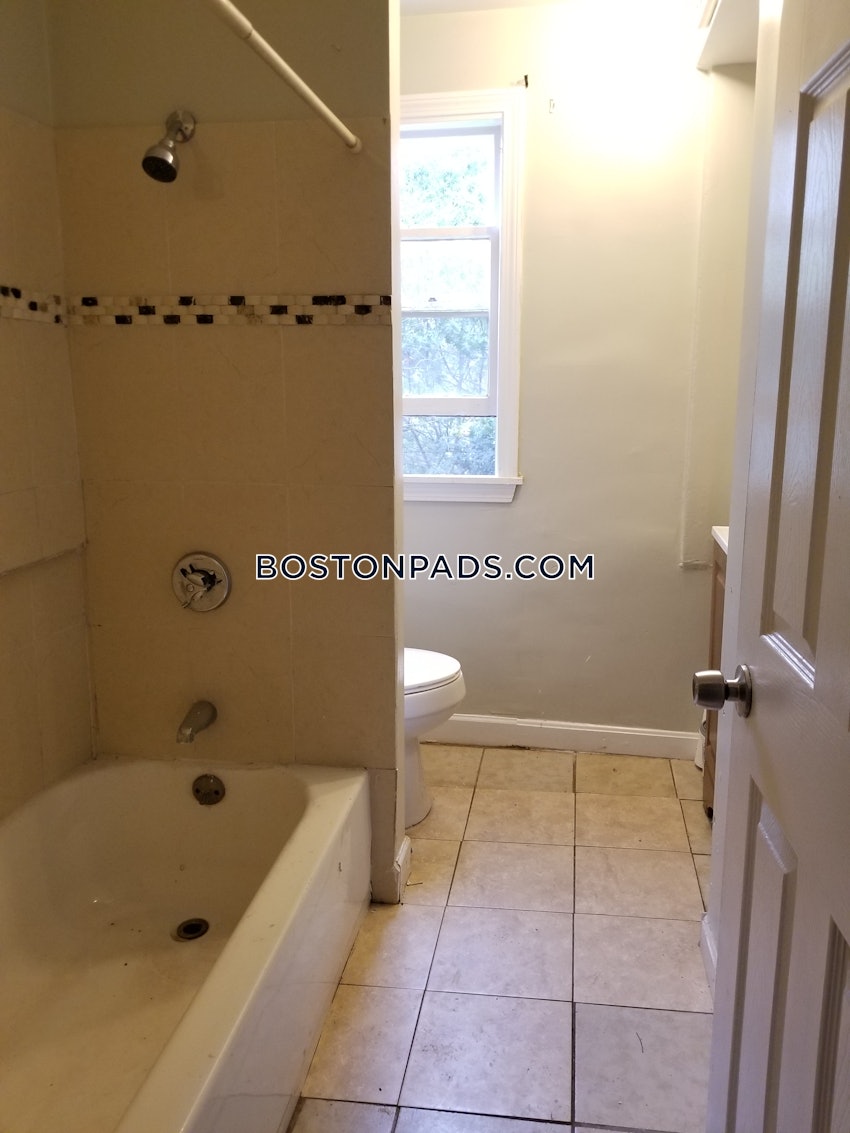 BOSTON - HYDE PARK - 3 Beds, 1 Bath - Image 16