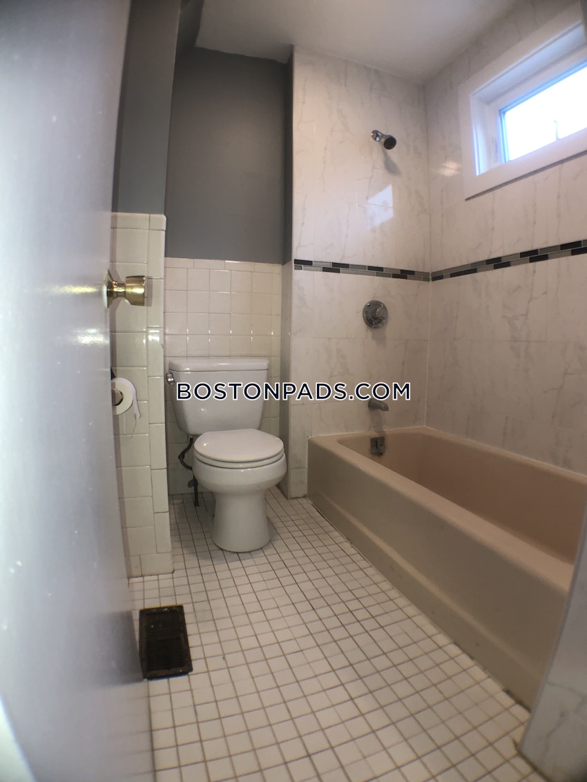 BOSTON - HYDE PARK - 3 Beds, 1 Bath - Image 11
