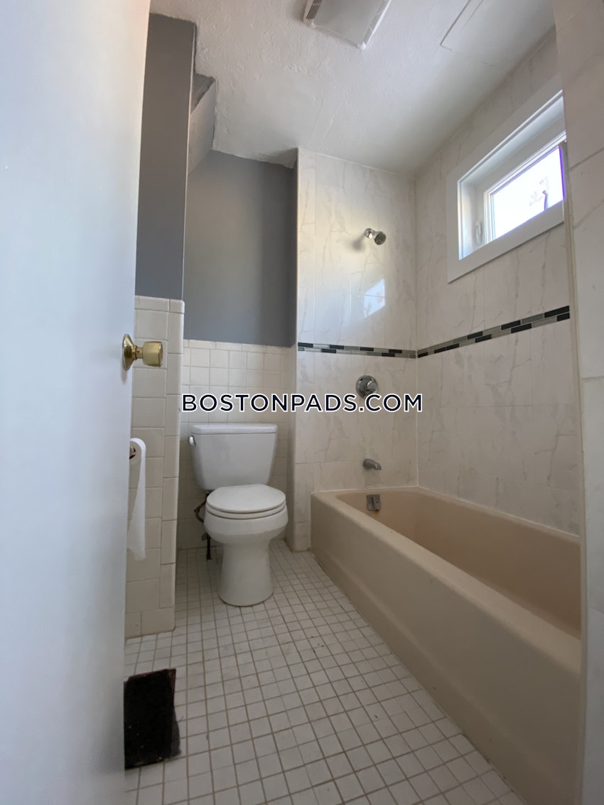 BOSTON - HYDE PARK - 3 Beds, 1 Bath - Image 30