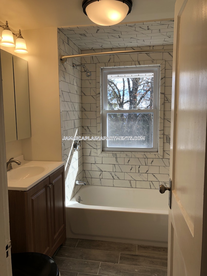 BOSTON - JAMAICA PLAIN - ARBORETUM - 4 Beds, 1.5 Baths - Image 9