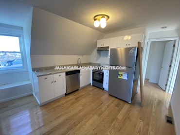 Center - Jamaica Plain, Boston, MA - 2 Beds, 1 Bath - $2,800 - ID#4565430